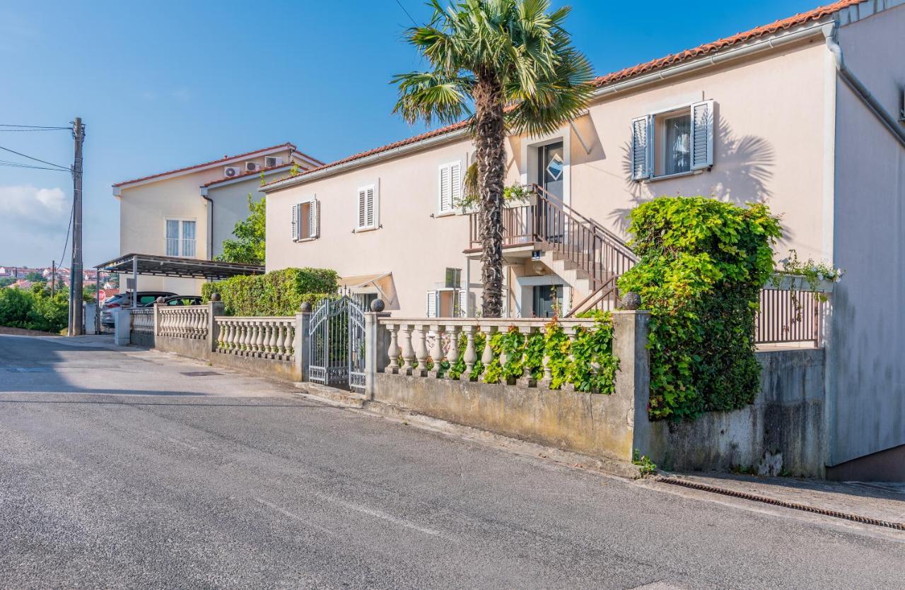 Apartments Vila Dk Malinska Kültér fotó