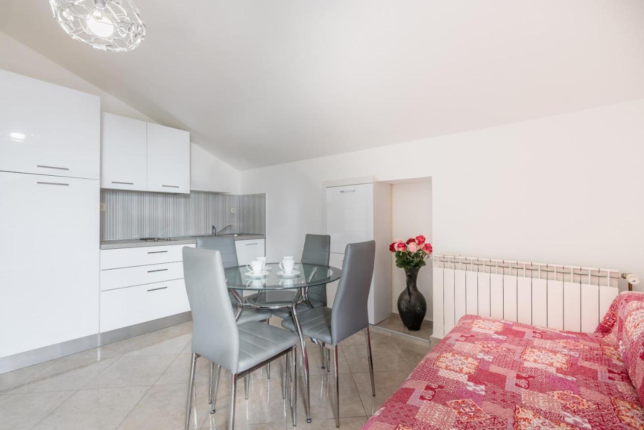 Apartments Vila Dk Malinska Kültér fotó