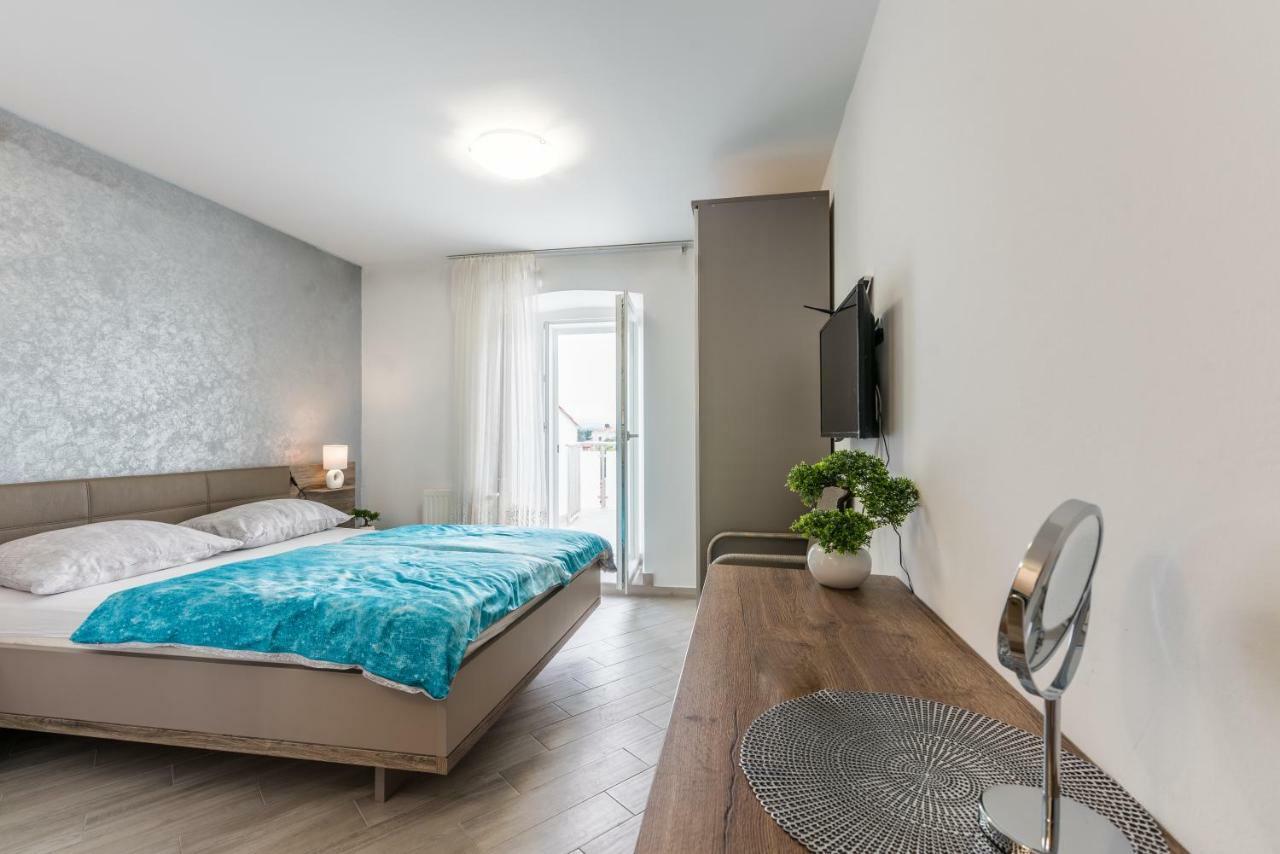 Apartments Vila Dk Malinska Kültér fotó