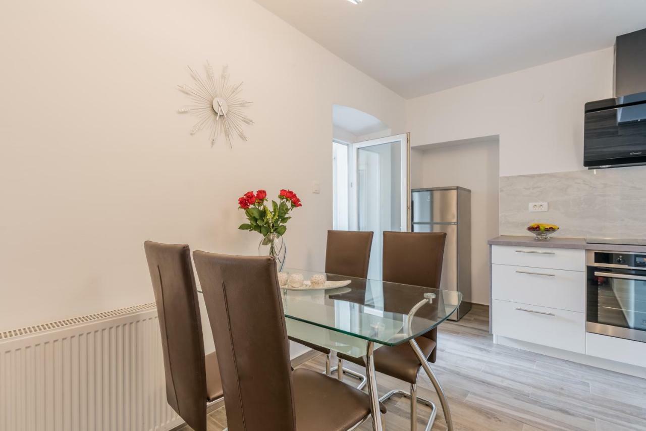 Apartments Vila Dk Malinska Kültér fotó