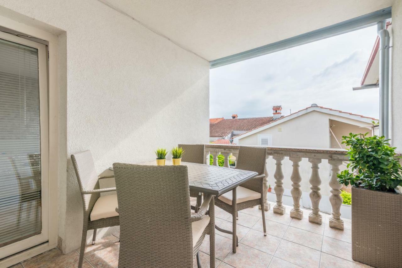 Apartments Vila Dk Malinska Kültér fotó