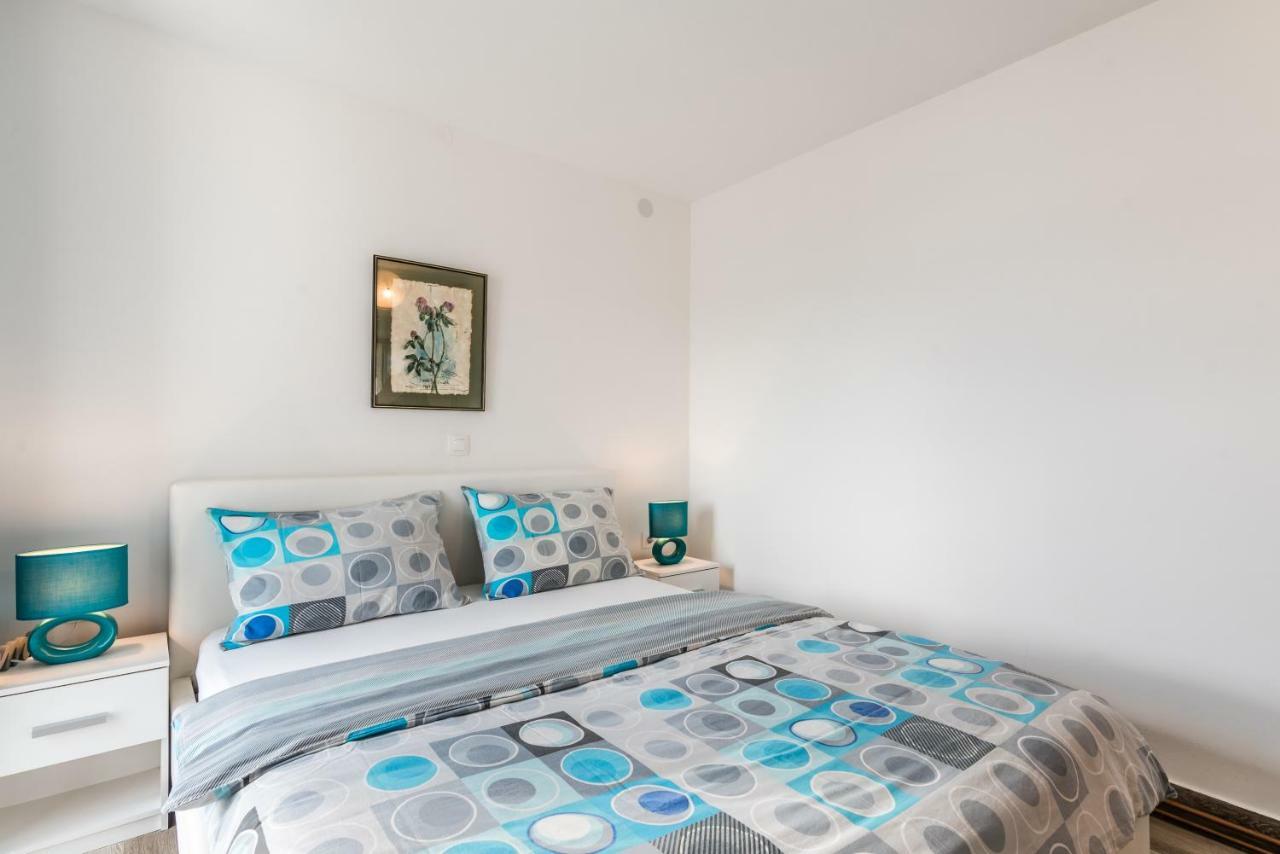 Apartments Vila Dk Malinska Kültér fotó