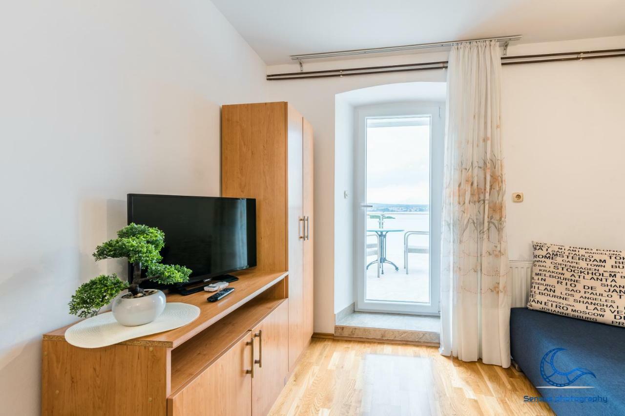 Apartments Vila Dk Malinska Kültér fotó